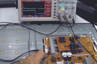 TV LED Samsung UN40F6100 ligando e desligando