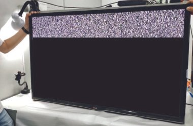 TV de Plasma LG 50PH4700 com imagem somente na parte de cima da tela.